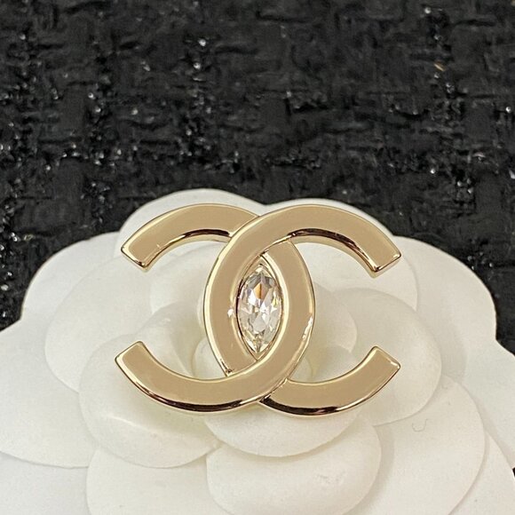 CHANEL Jewelry - CHANEL Diamond Brooch